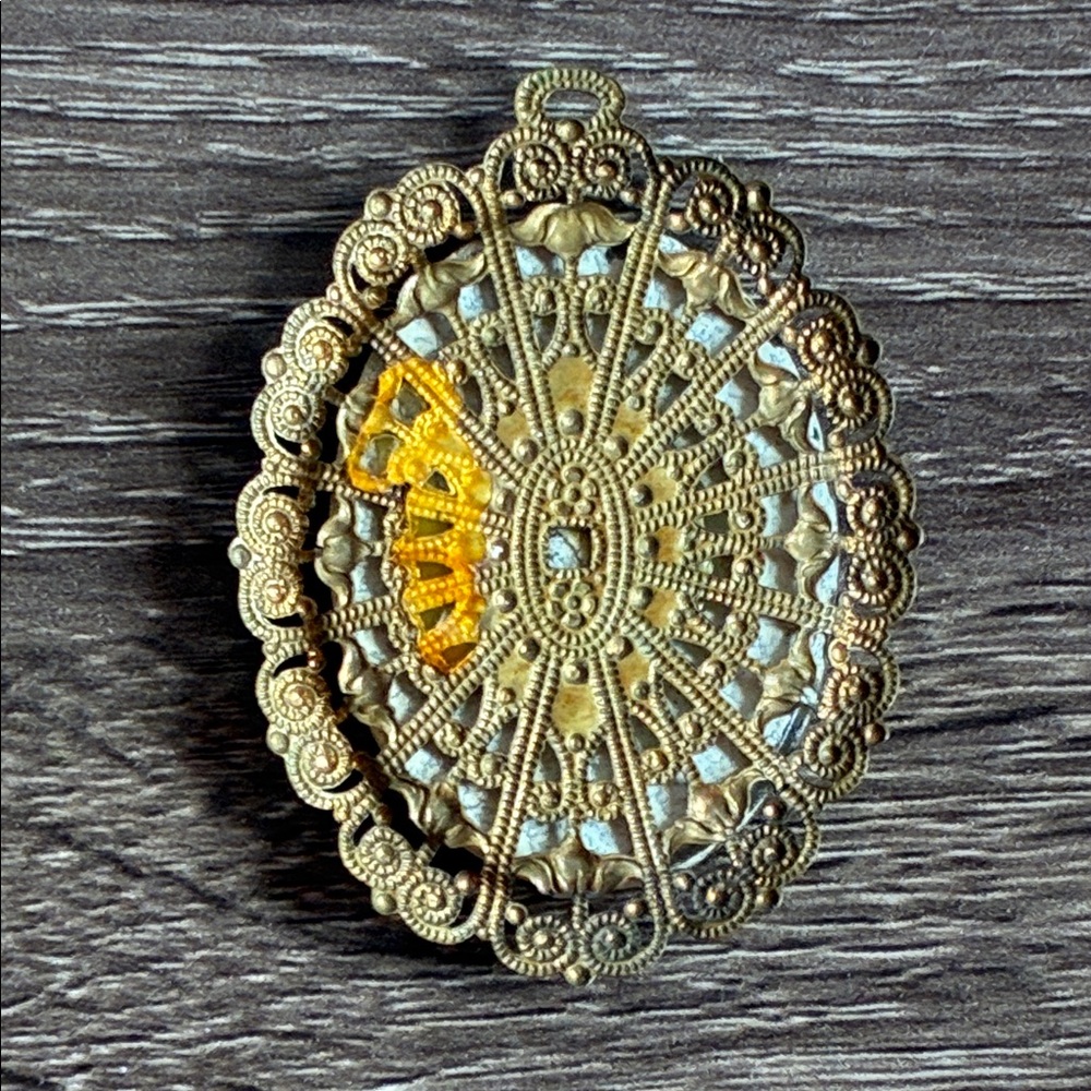 Vintage Floral Cameo Pendant - Picture 4 of 7